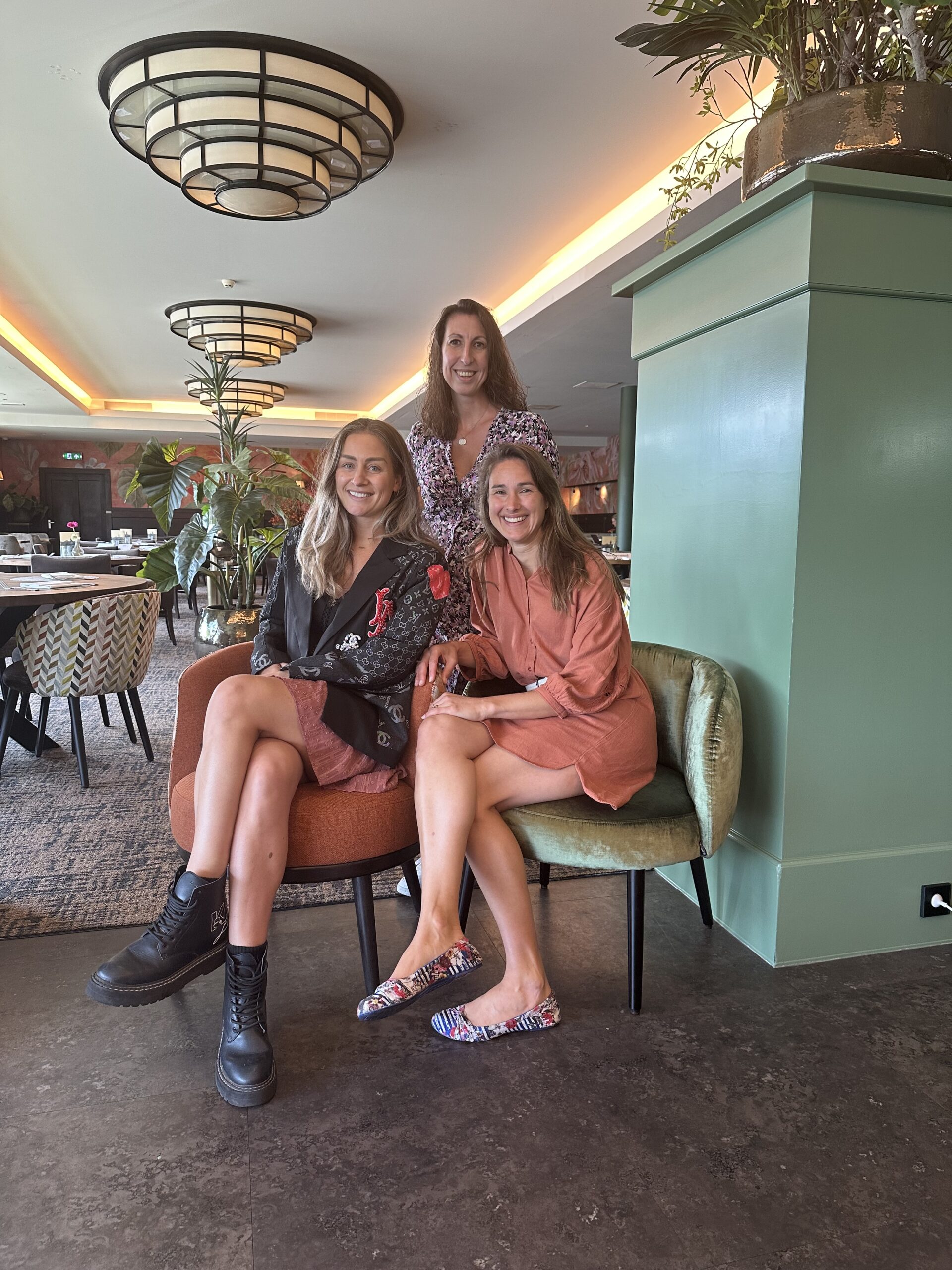 Wij zijn Natascha van holimommy.nl, Malissa van malissacoaching.nl & Pleuni van goglowmama.nl en samen hebben wij het platform zwangerschapsverlies.nl opgezet.